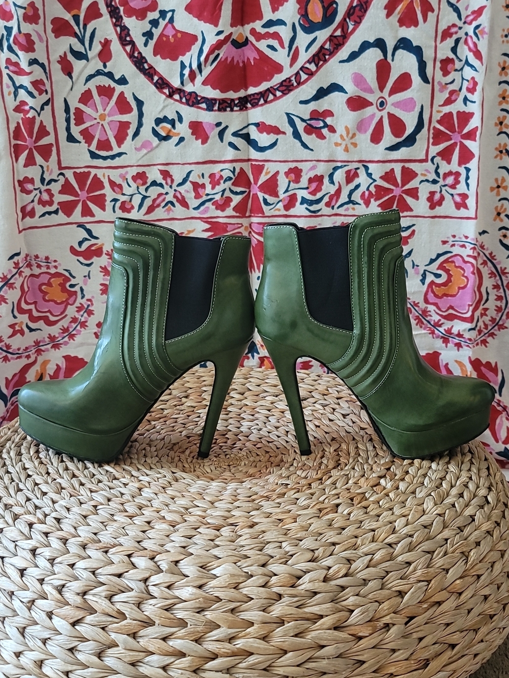 Chinese Laundry Green Leather Platform Ankle Boots